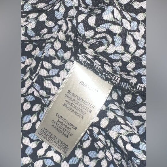 Max Studio button down front knot Blouse with Flowy Sleeves Size Medium EUC - Picture 6 of 6